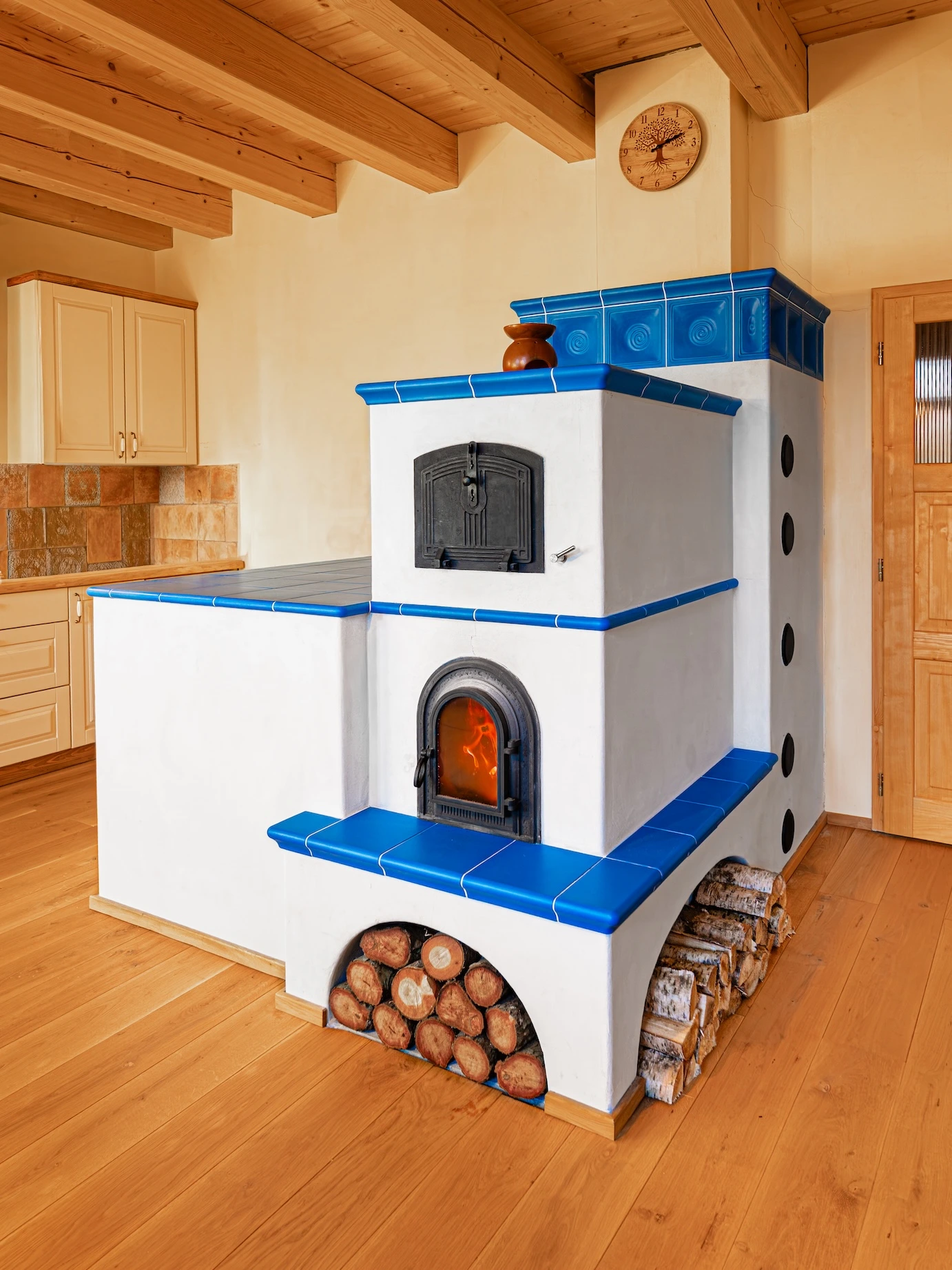 Kachlová kamna — realizace